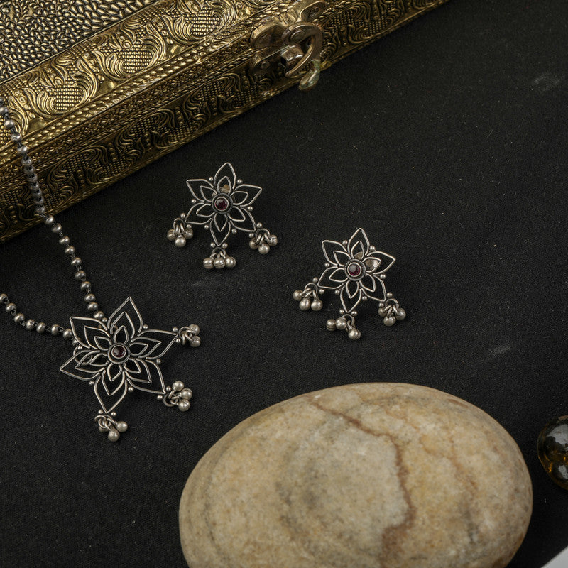 Oxidized Silver Star & Leaves Pendant