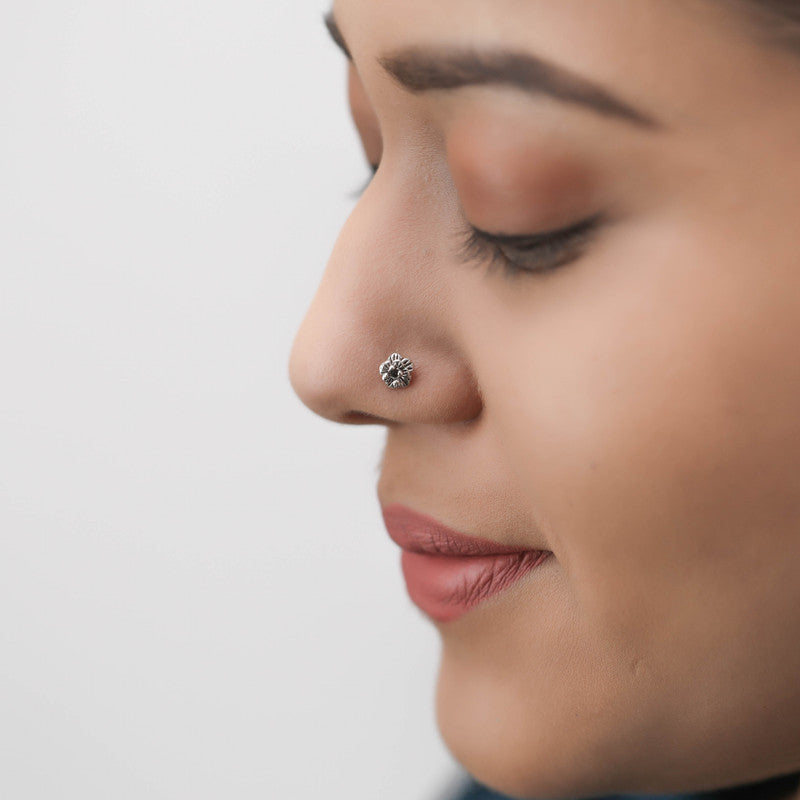 Model wearing 925 Oxidised Rang Nose Pin – stylish Navratri and wedding silver jewellery