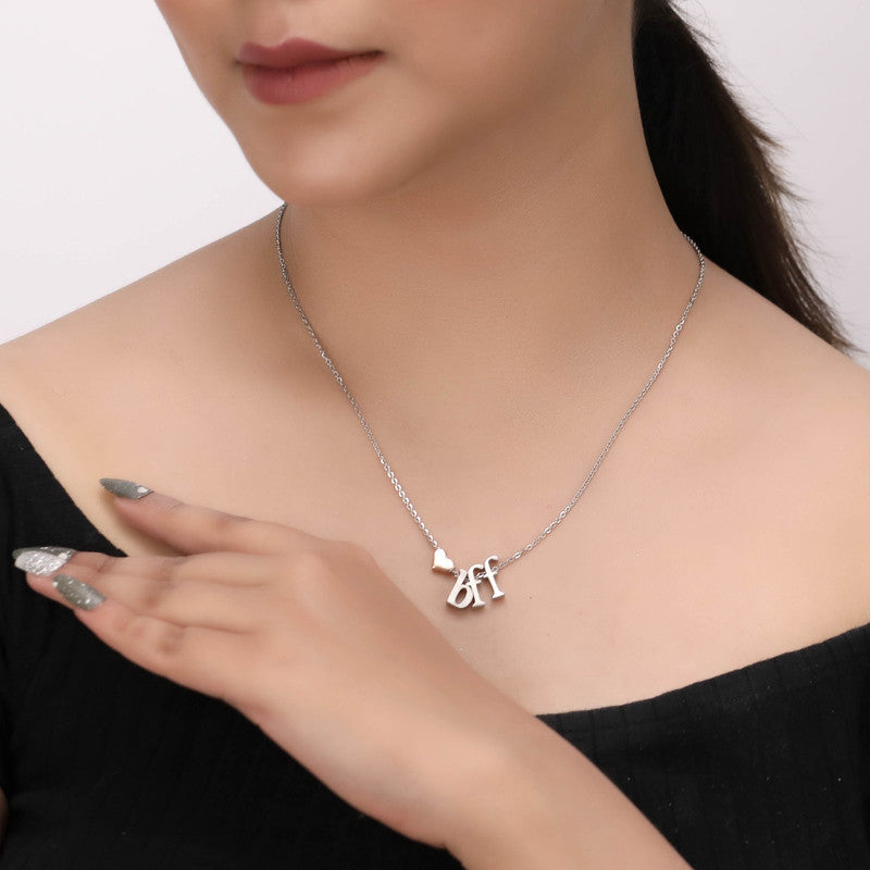 Festive styling with 925 Silver Best Friend Necklace – a meaningful jewelry piece to celebrate friendship and togetherness.