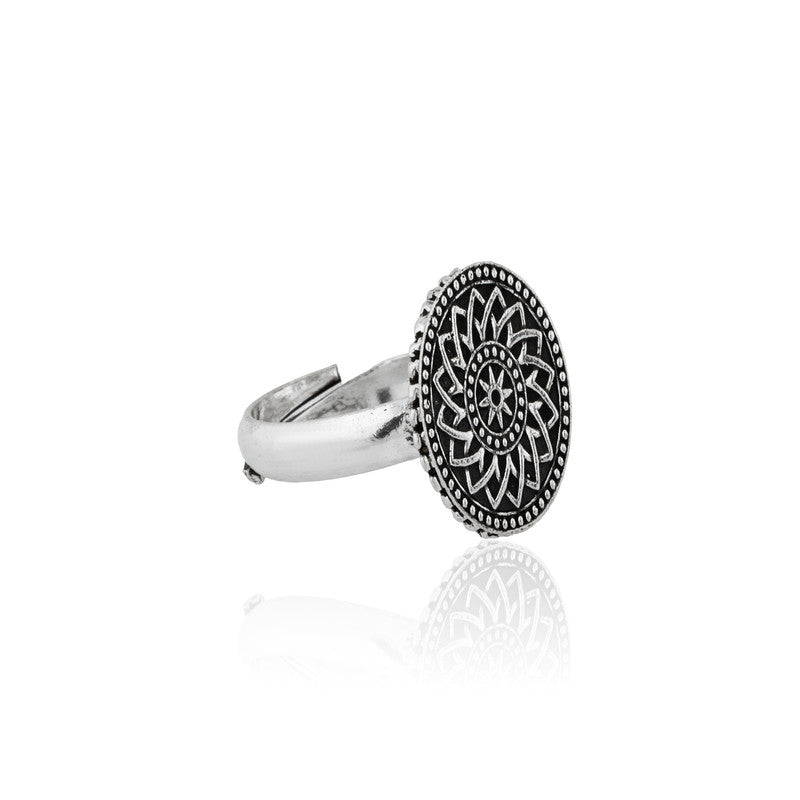 925 Silver Chakra Antique Ring on white background – festive silver jewellery gift for Diwali