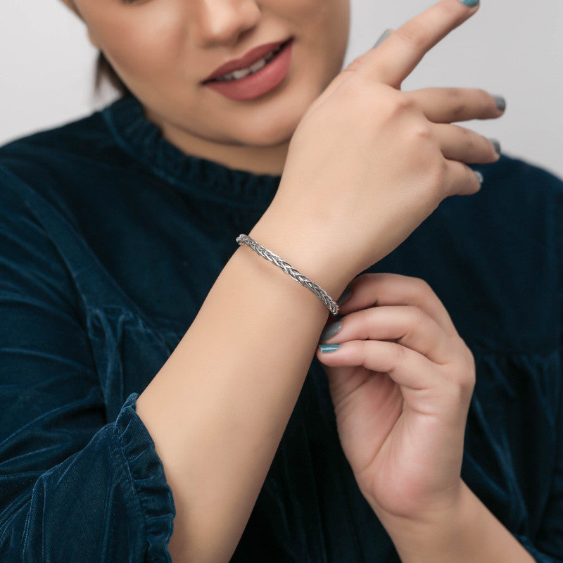 Festive 925 Silver Coaster Twist Bracelet on Wrist – Stylish Silver Jewelry Gift for Raksha Bandhan & Weddings