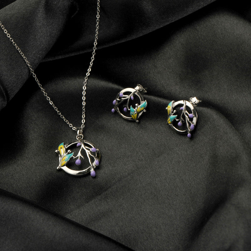 925 silver cute flower pendant set displayed with props – floral silver accessory