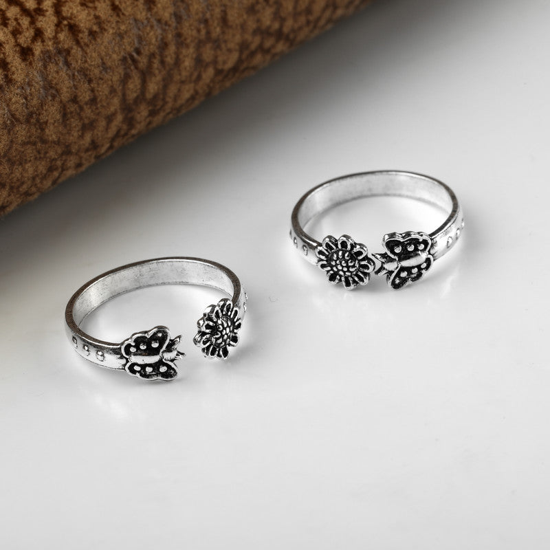 925 Silver Flower & Butterfly Antique Toe Ring – Ethnic Silver Jewellery for Raksha Bandhan & Festive Gifting