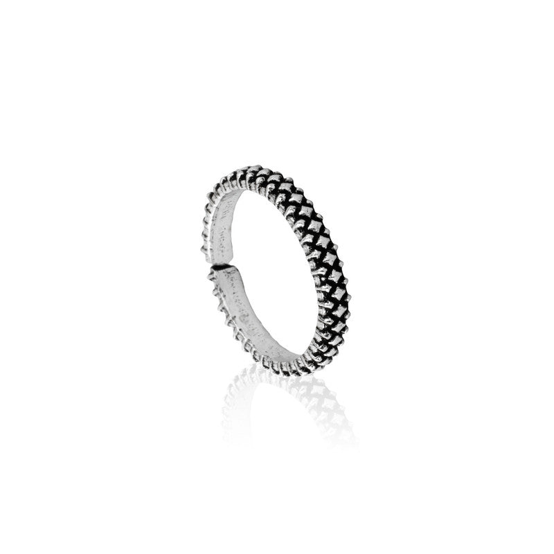 925 Silver Love Antique Ring on white background – romantic silver jewellery gift for Valentine’s Day & Diwali
