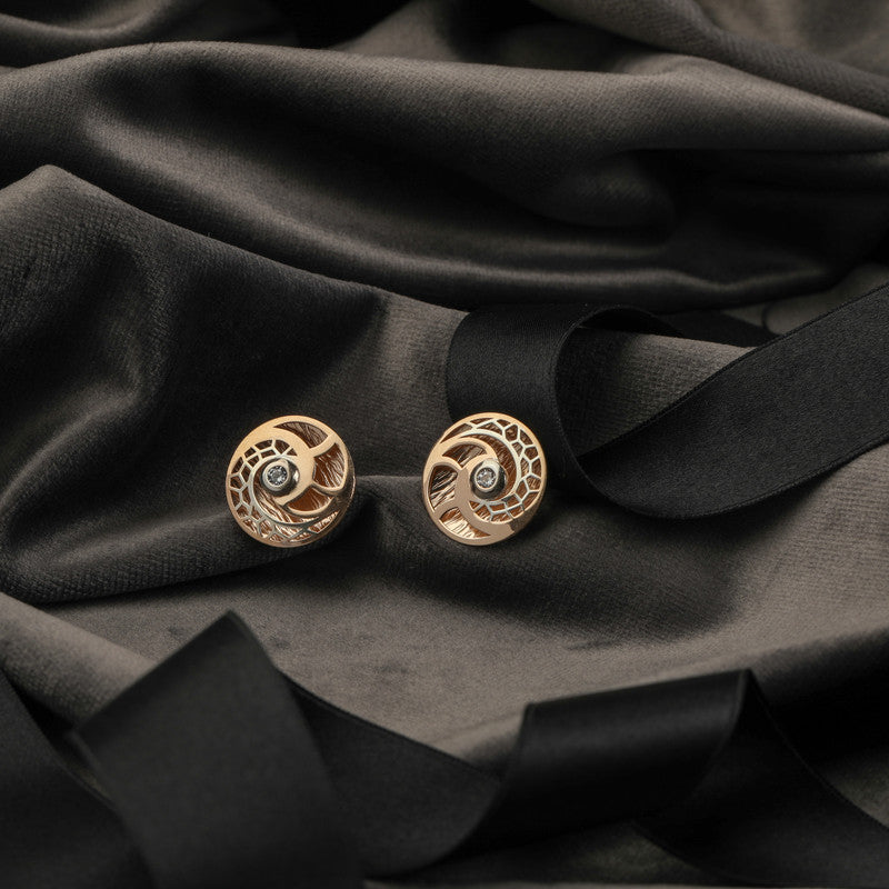 Close-up of Silver Queen Rose Gold Earrings – Raksha Bandhan gift idea for sisters and loved ones