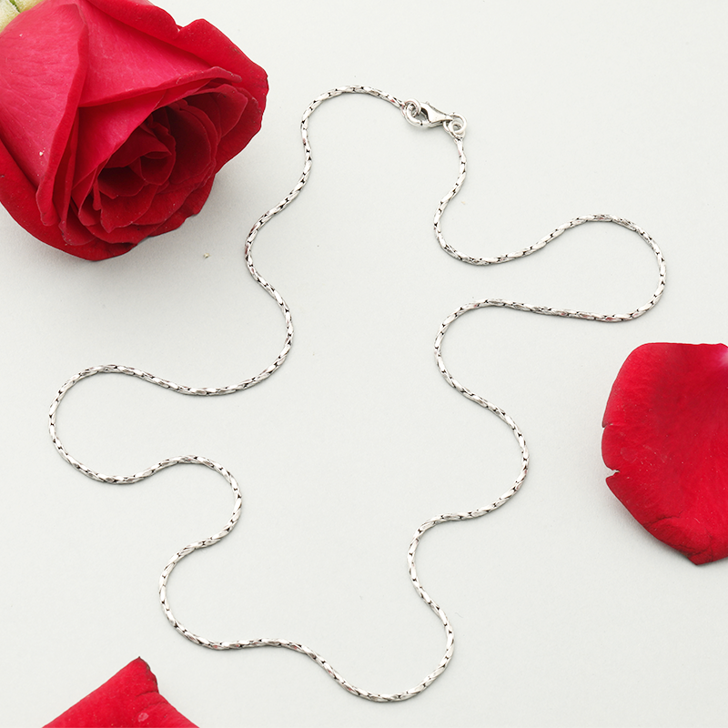 Sterling silver snake bone chain for girls – stylish festive jewelry for Bhai Dooj, Diwali, and Karwa Chauth gifting.