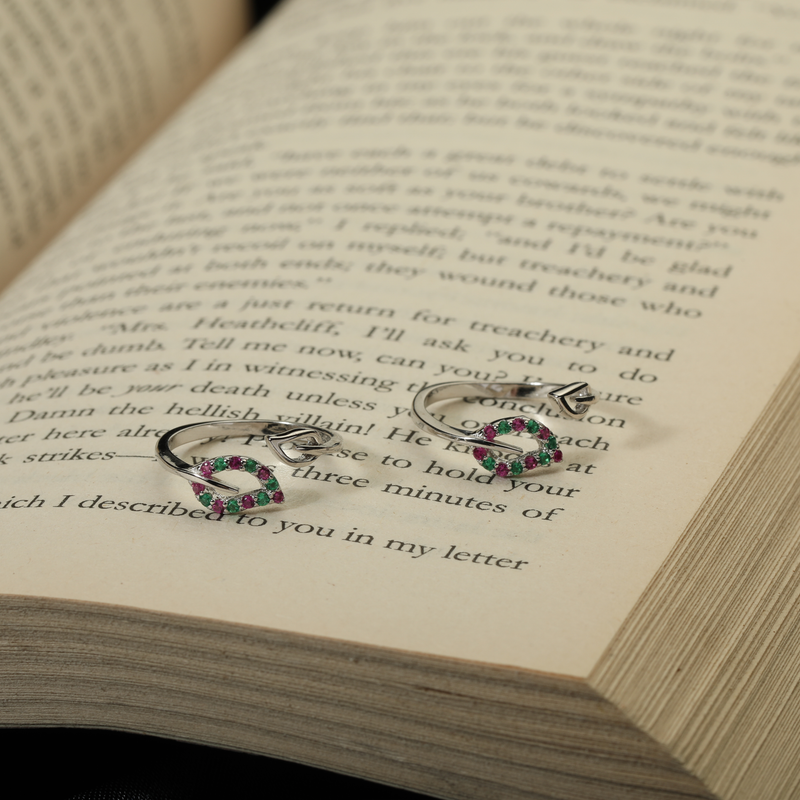 925 Silver Treasure Trove Toe Ring displayed on festive background – stylish sterling silver toe ring with fine detailing.