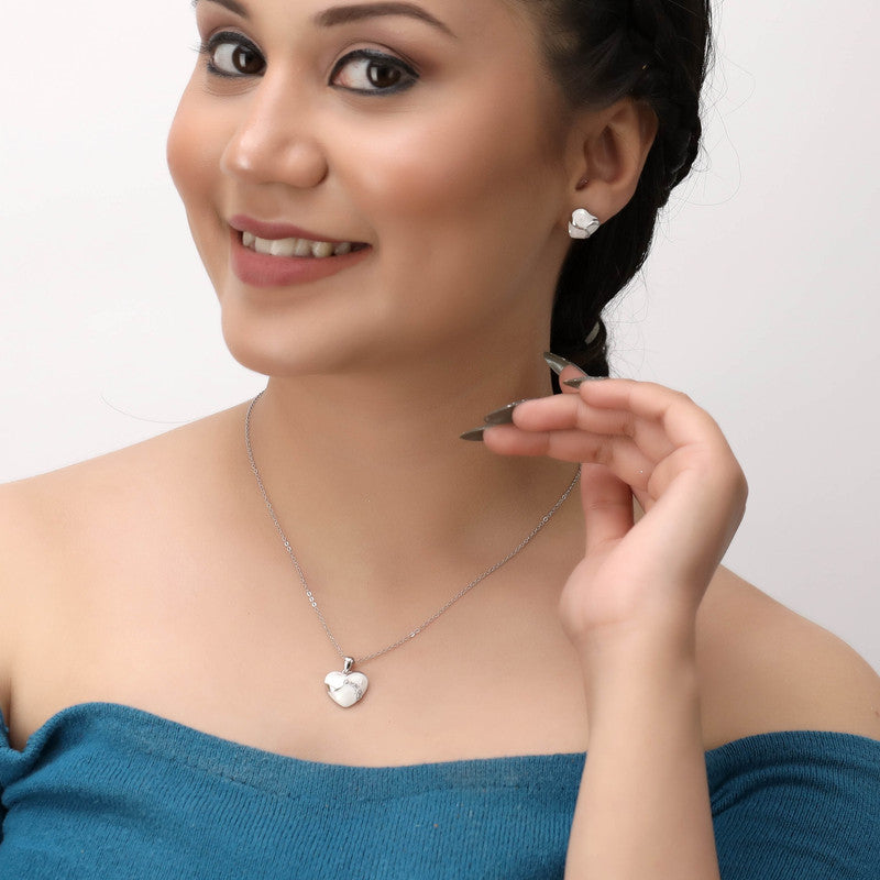 Woman wearing 925 silver white heart pendant set – stylish ethnic jewelry