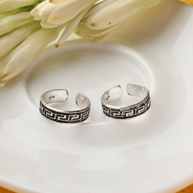 925 Silver Zig Zag Oxidized Toe Ring – Ethnic Silver Jewellery for Raksha Bandhan & Festive Gifting