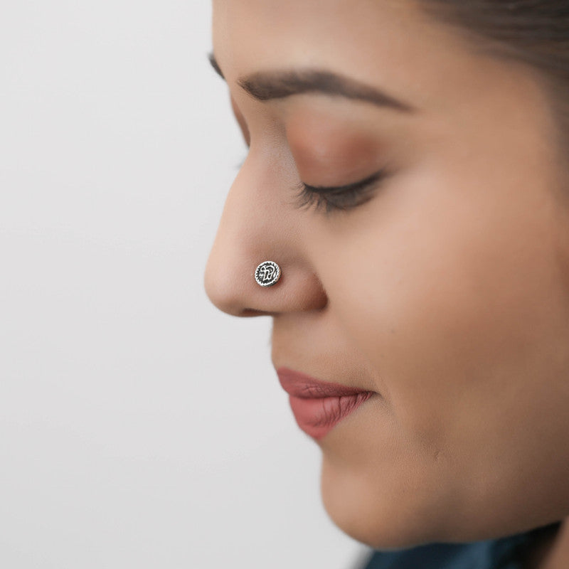 Woman wearing 925 sterling silver filigree nose pin – stylish ethnic nose jewelry