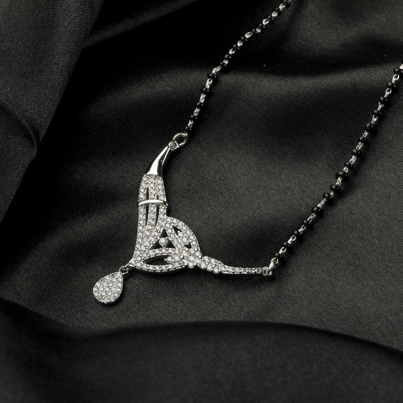 925 sterling silver Trigo mangalsutra – stylish festive gift for weddings, Karva Chauth, and New Year celebrations.
