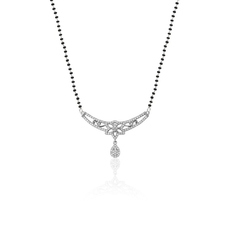 925 silver floral mangalsutra for women – elegant festive jewellery for Diwali, Karva Chauth, and wedding celebrations.