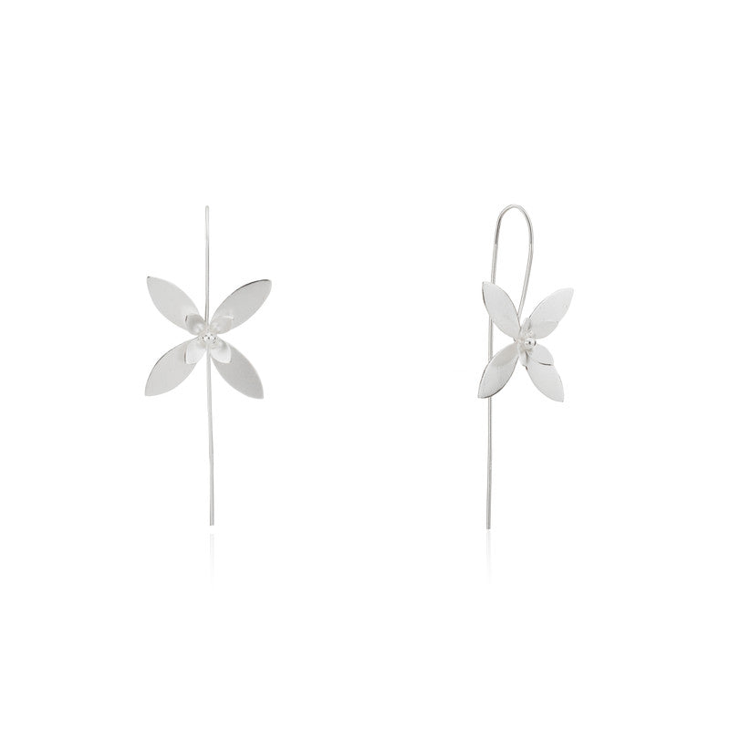 Pure 925 silver leaf dangle earrings – delicate festive jewellery for women, ideal for Diwali, Navratri, and gifting.