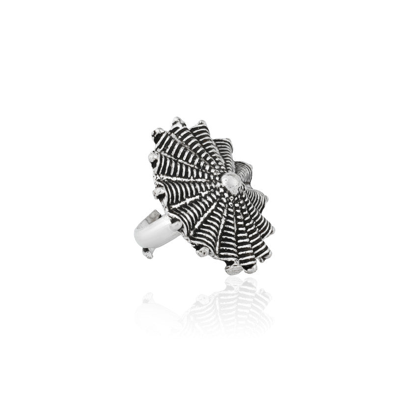 Filigree Antique Ring 925 Silver on white background – elegant silver jewellery gift for Diwali