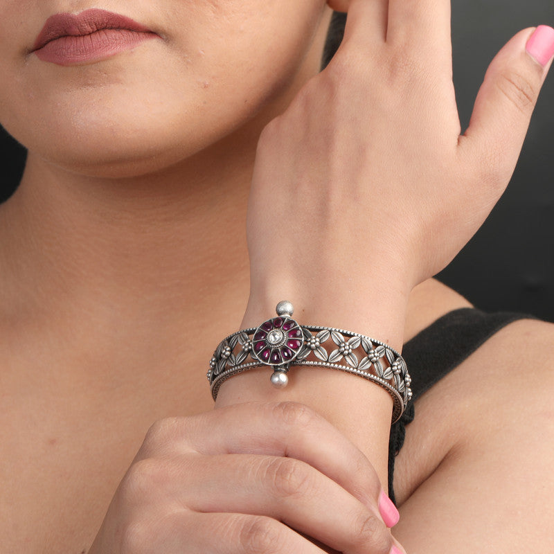 Oxidized Silver Kada with floral design – buy vintage silver kada for girls