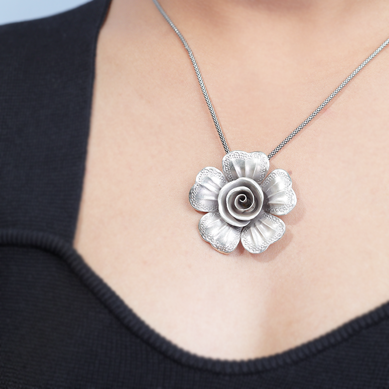 Oxidized Silver Flower Pendant on Model – Elegant Silver Necklace for Navratri, Diwali and Wedding Outfit Styling