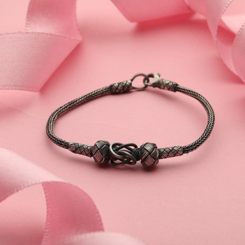 Oxidized Silver Reef Knot Bracelet props – perfect silver jewelry gift for Diwali, Karva Chauth, Bhai Dooj and Navratri