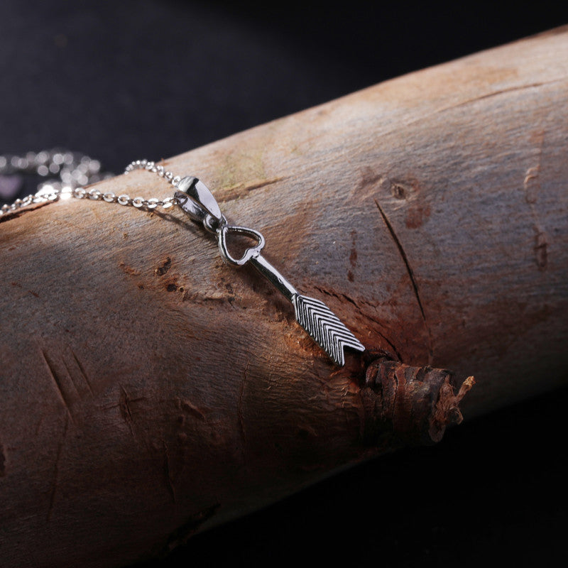 Detailed Men’s Silver Arrow Chain Pendant – modern silver jewelry design