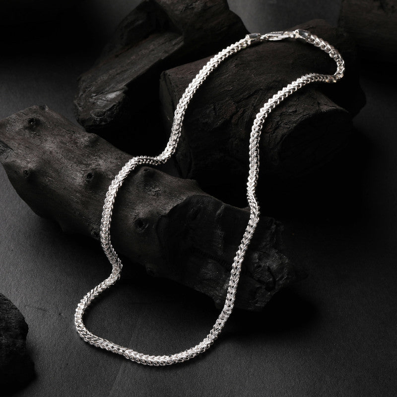 Silver Finger Unique Style Chain prop display showing detailed finger chain design