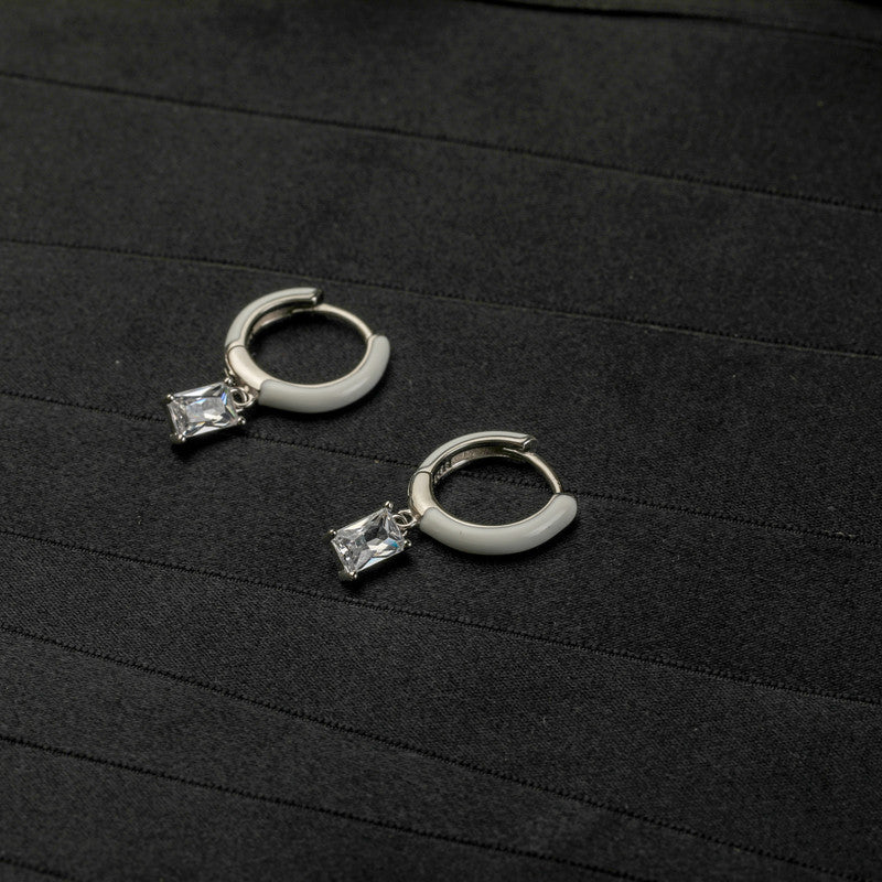 Sterling silver Bali earrings with hanging stone – stylish festive gift for Christmas, New Year, and wedding season.