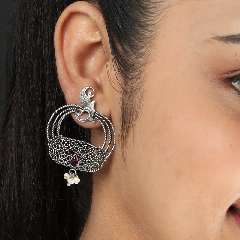 Model wearing Vintage 925 Silver Earrings – lightweight, elegant, and classic sterling silver jewellery for women.