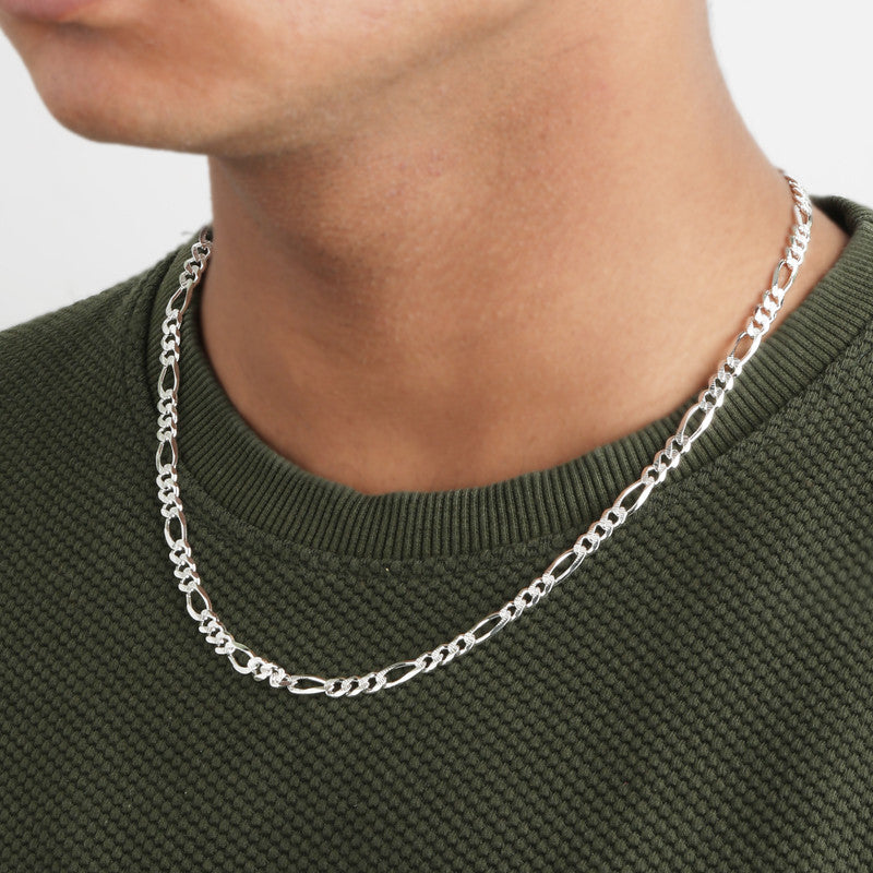 Model Wear silver rusty Figaro Design Chain