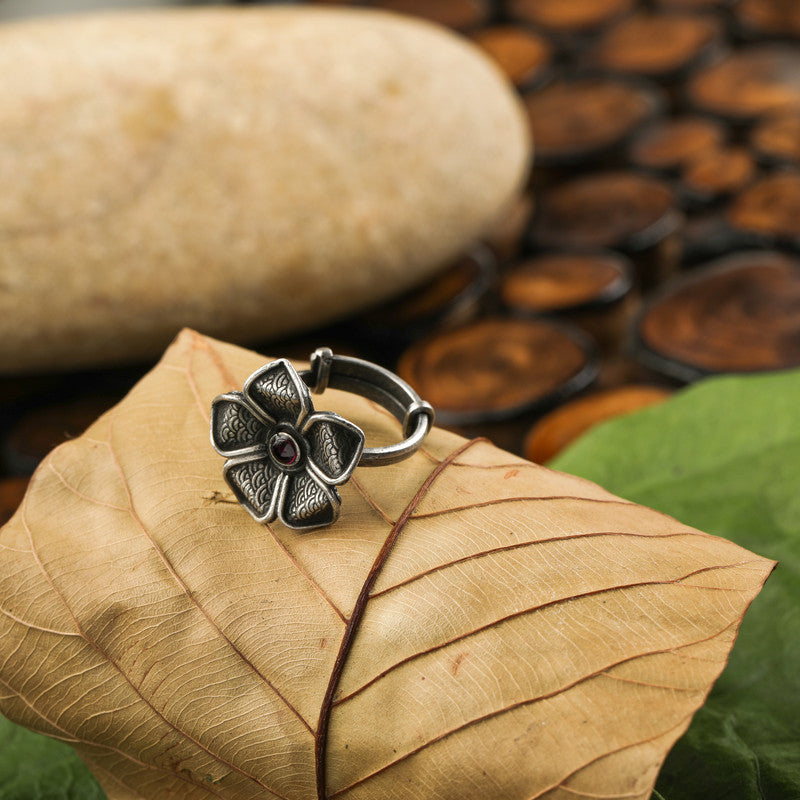 925 Oxidised Silver Petals Antique Ring