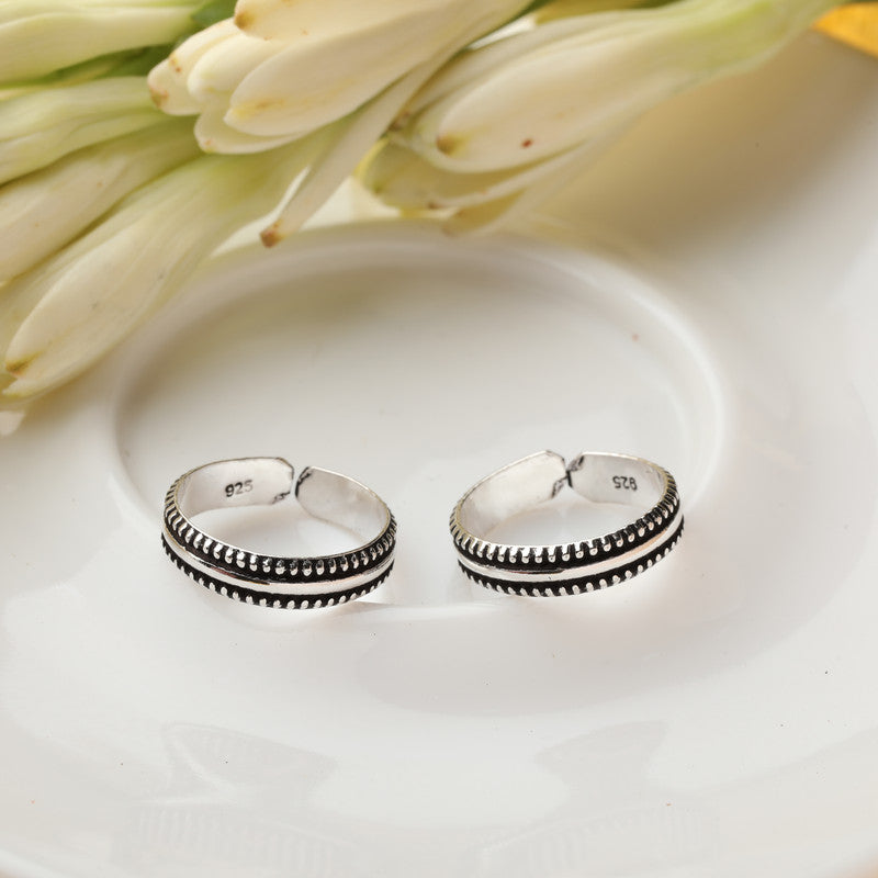 925 Oxidised Silver Mehak Toe Ring – Stylish Silver Jewellery for Navratri, Diwali & Wedding Festivities