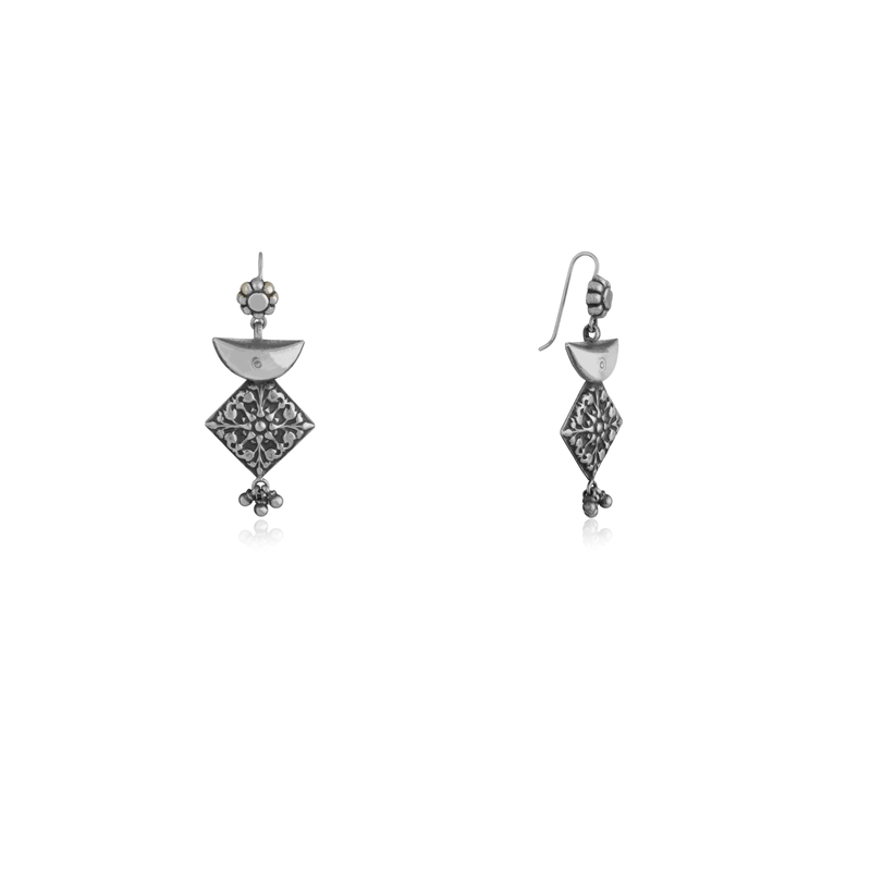 925 Silver Geometric Earrings product image – classic sterling silver jewellery with polished finish.