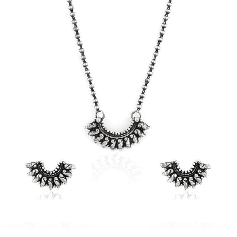 925 Silver Semi-Circle Pendant Necklace on white background – elegant silver jewellery gift for Diwali