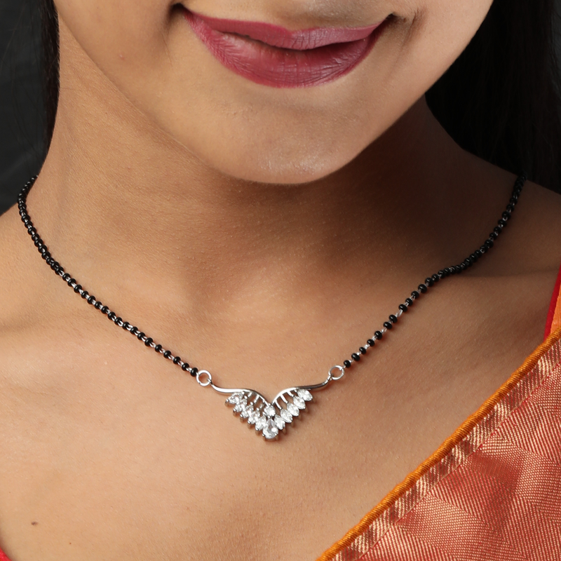 Woman wearing 925 Silver Soulmates Mangalsutra – stylish silver mangalsutra for women.
