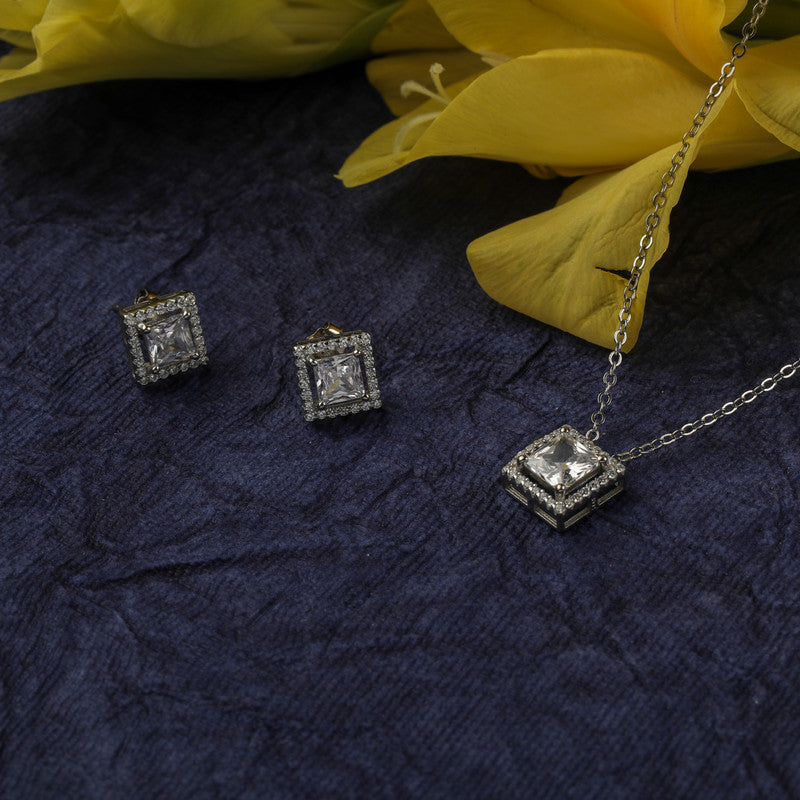 925 silver square pendant set displayed with props – modern silver accessory