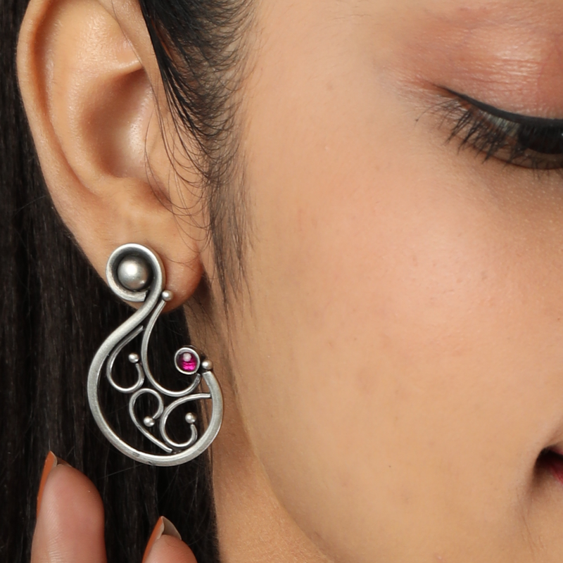 Model wearing 925 Silver Swirl Earrings – lightweight, stylish, and elegant sterling silver jewellery for women