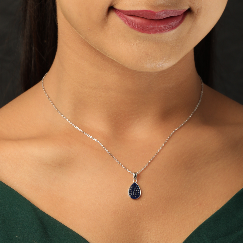 Model wearing 925 Silver Teardrop Pendant – graceful and lightweight sterling silver jewellery for women.