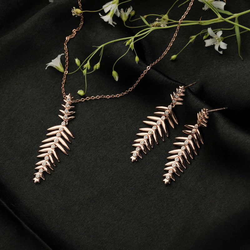Shimmering 925 silver fern pendant set, glowing beautifully for Diwali nights and weddings.