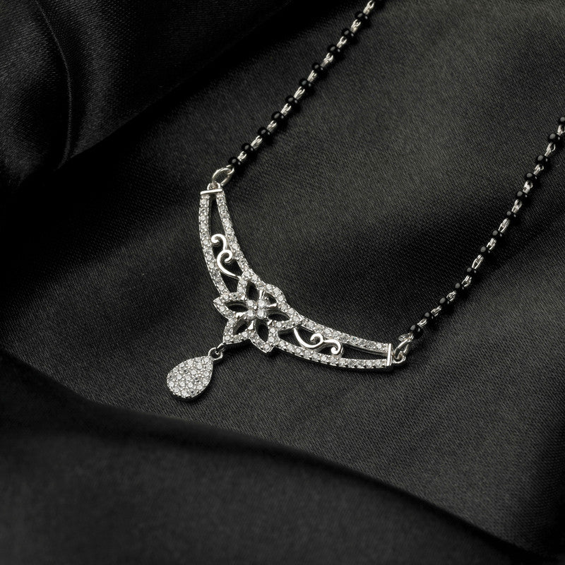 925 sterling silver floral mangalsutra – stylish festive gift for weddings, Karva Chauth, and New Year celebrations.