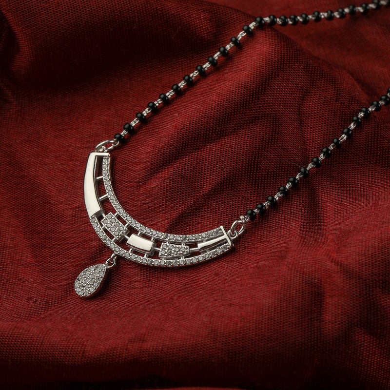 925 sterling silver mangalsutra pendant – stylish festive gift for weddings, anniversaries, and special occasions.