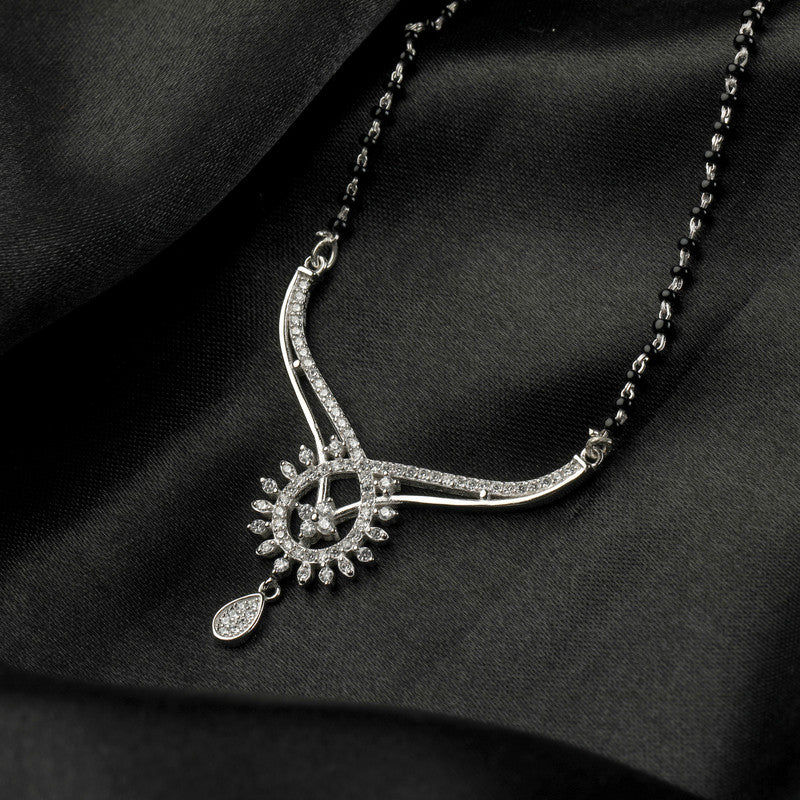 925 sterling silver ornate mangalsutra – stylish festive gift for weddings, Karva Chauth, and New Year celebrations.