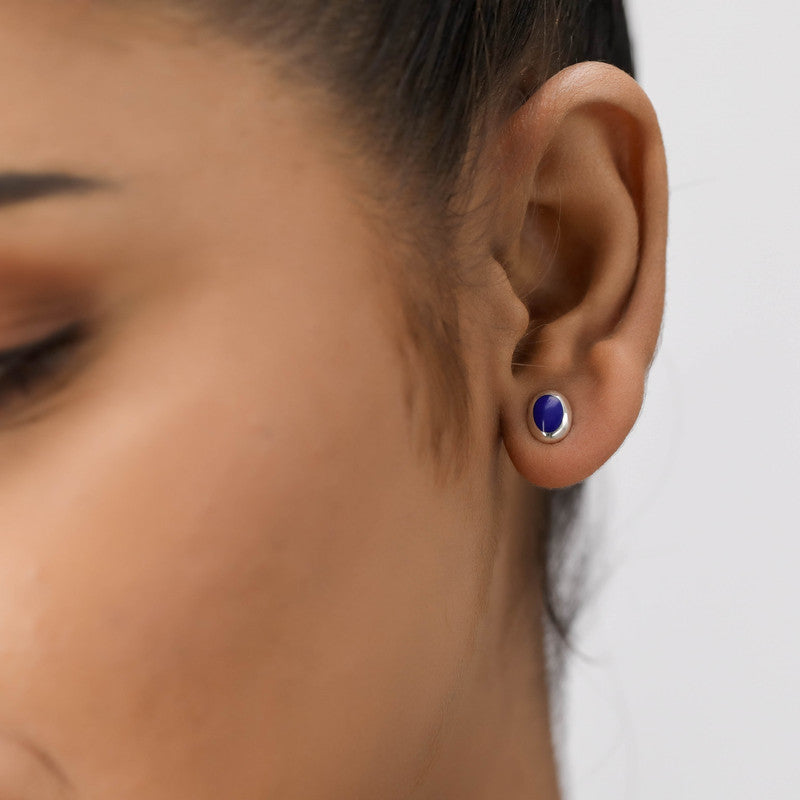 Trendy 925 silver oval hoop earrings on model – perfect festive jewellery for Karva Chauth, Raksha Bandhan, and parties.