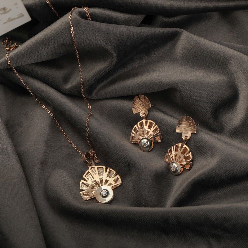 Shining 925 silver rose gold peacock pendant set, perfect for Diwali nights and cultural occasions.