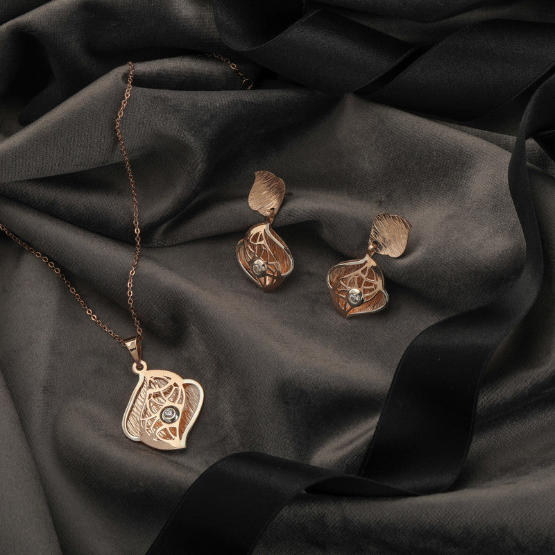 Shining 925 silver classic rose gold pendant, perfect for Diwali nights and wedding celebrations.