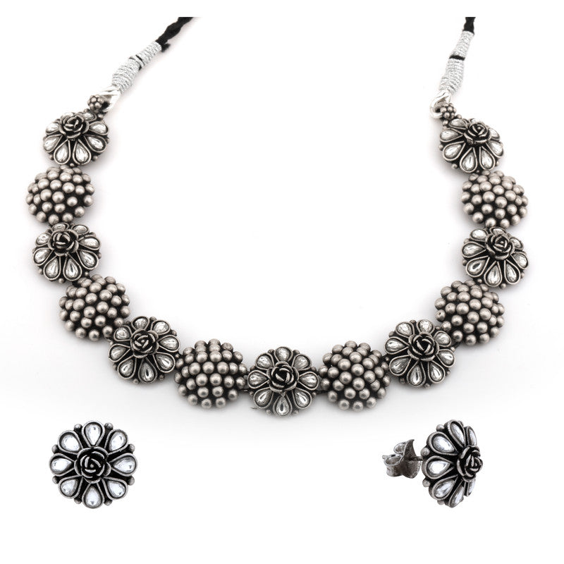 Close-up of Antique Tribal 925 Silver Necklace – detailed oxidised silver ethnic jewellery for festivals