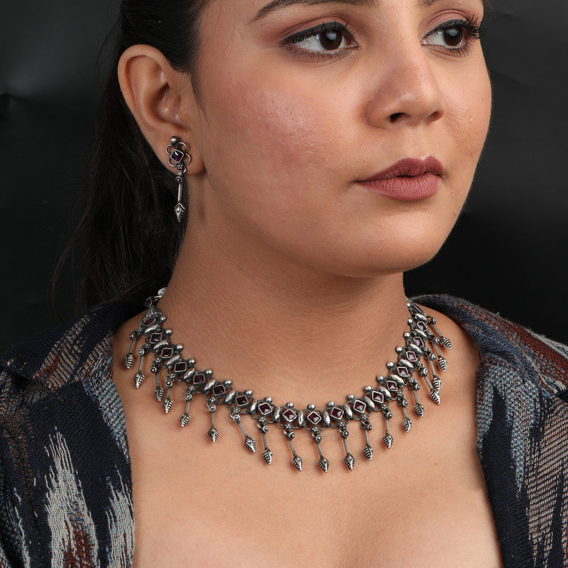 Model wearing Oxidized Silver Diamond Arrow Necklace – trendy Navratri and wedding silver jewellery