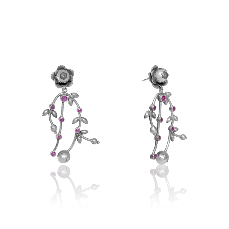 Oxidized Silver Flower & Leaf Earrings Close-Up – Intricate 925 Silver Floral and Leaf Design for Festive & Ethnic Jewellery Collection
