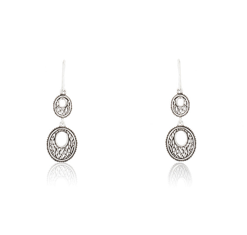 Oxidized Silver Rajasthani Earrings Close-Up – Detailed 925 Silver Ethnic Jewellery for Women’s Festive Collection