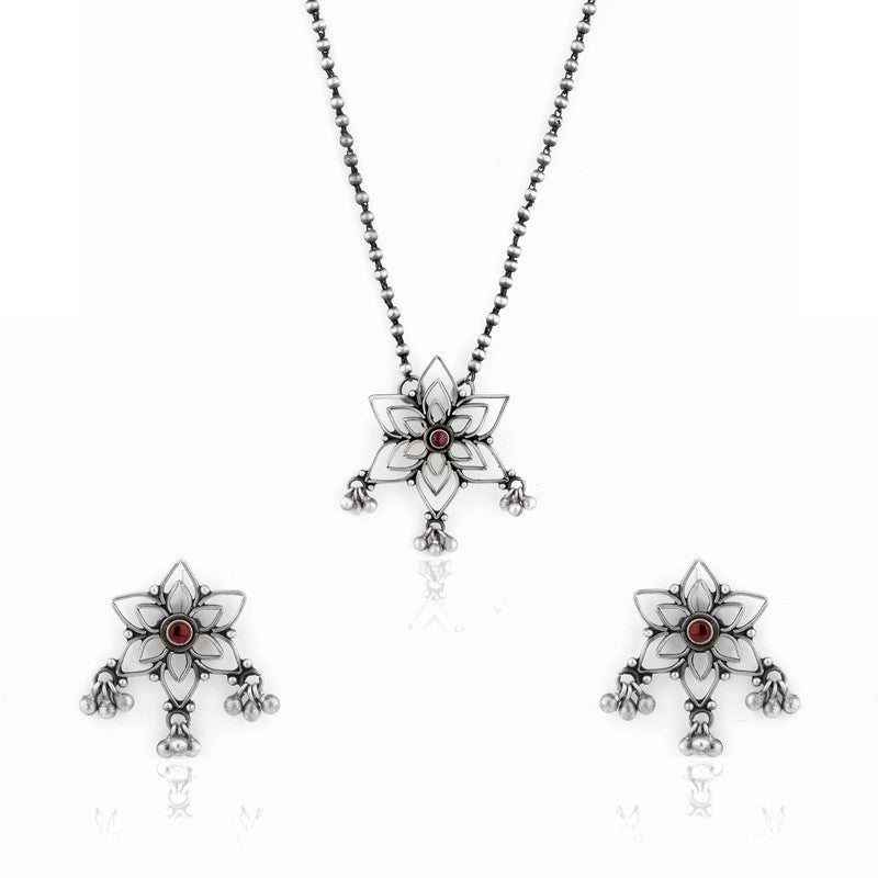 Oxidized Silver Star & Leaves Pendant on white background – festive silver jewellery gift for Diwali