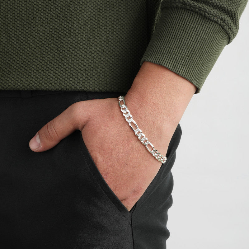 Silver Figaro Diamond Cut Bracelet prop display showing chain details