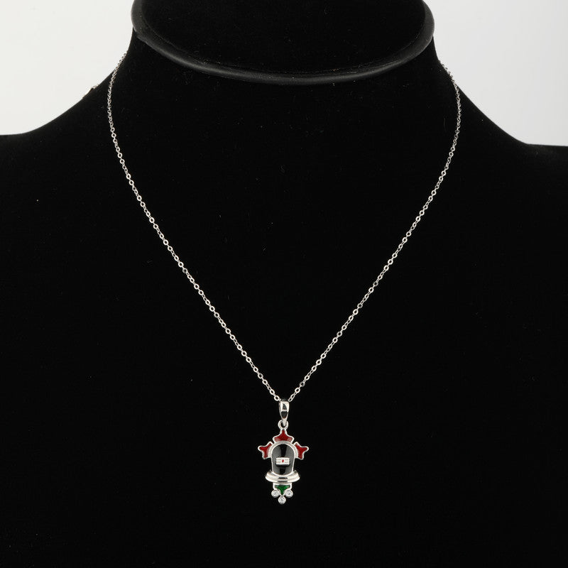 Men wearing Silver Mahadev Shivling Pendant – stylish and spiritual silver necklace