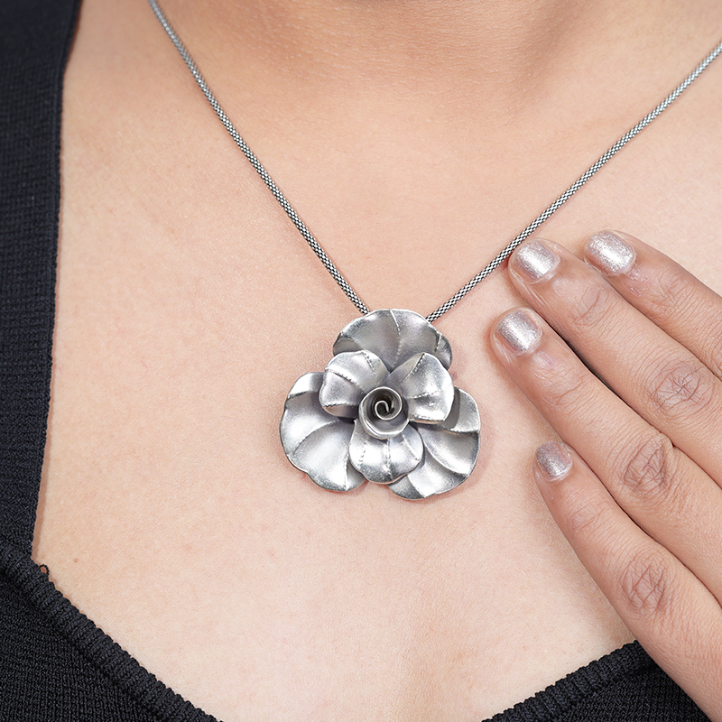 Oxidized Silver Three Petals Pendant