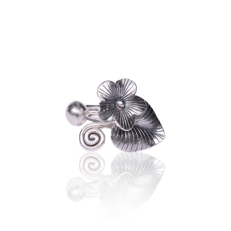 925 Silver Flower with Leaf Oxidized Ring